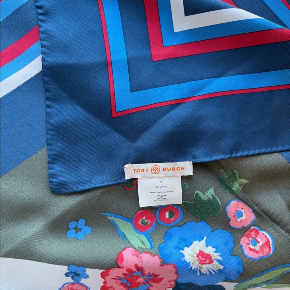 Tory burch silk square scarf - Picture 6 of 6
